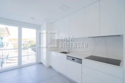 Apartamento T3 para Venda em Carcavelos e Parede