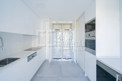 Apartamento T3 para Venda em Carcavelos e Parede