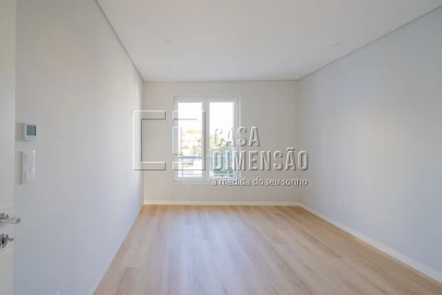 Apartamento T3 para Venda em Carcavelos e Parede