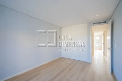 Apartamento T3 para Venda em Carcavelos e Parede