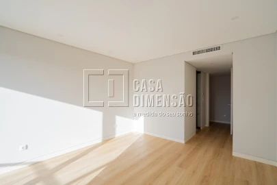 Apartamento T3 para Venda em Carcavelos e Parede
