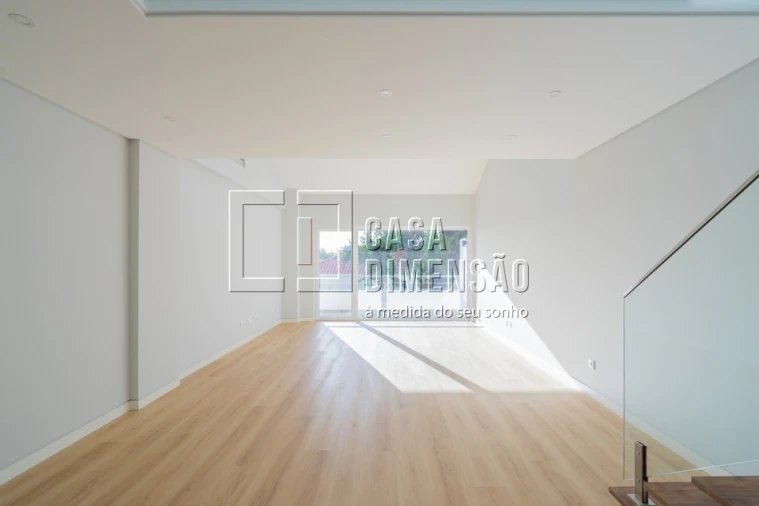 Apartamento T3 para Venda em Carcavelos e Parede Foto 5