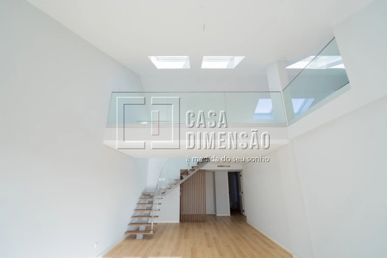 Apartamento T3 para Venda em Carcavelos e Parede Foto 14