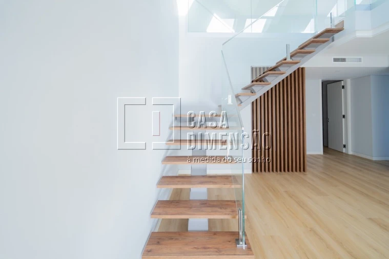 Apartamento T3 para Venda em Carcavelos e Parede Foto 17