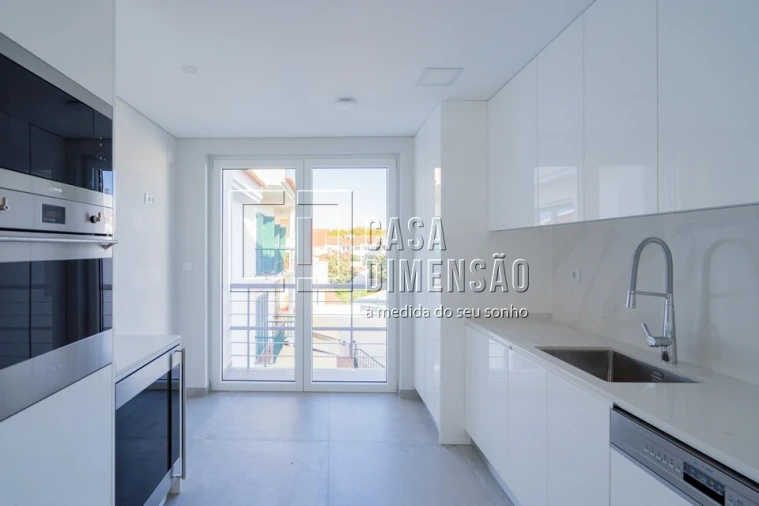 Apartamento T3 para Venda em Carcavelos e Parede Foto 38