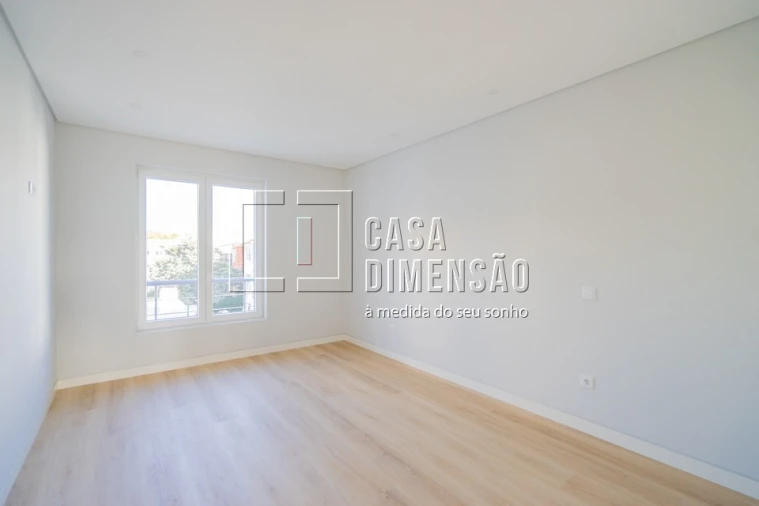 Apartamento T3 para Venda em Carcavelos e Parede Foto 47