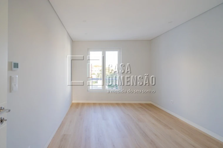 Apartamento T3 para Venda em Carcavelos e Parede Foto 48