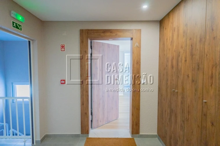 Apartamento T3 para Venda em Carcavelos e Parede Foto 71