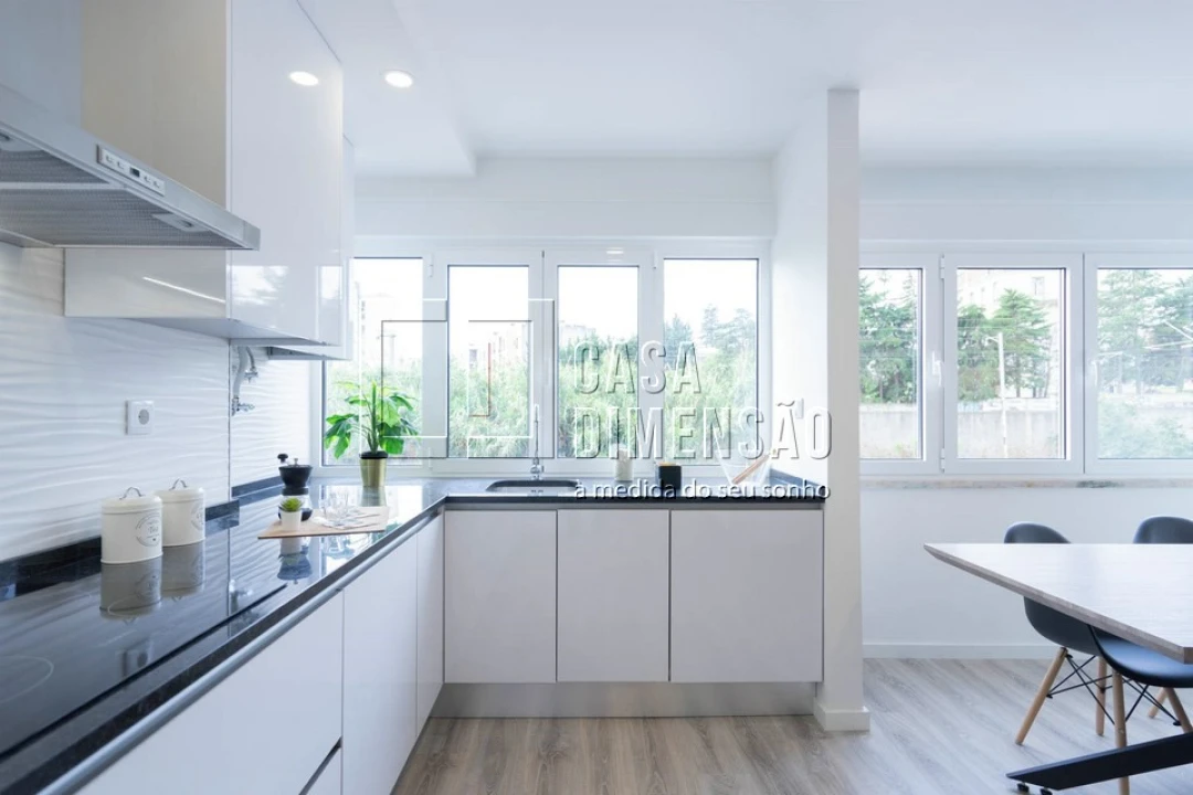 Apartamento T3 para Venda em Benfica Foto 2