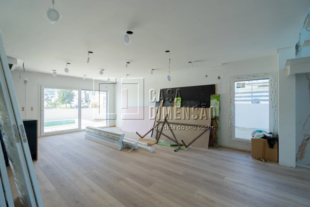 Moradia T4 para Venda em Charneca de Caparica e Sobreda Foto 9