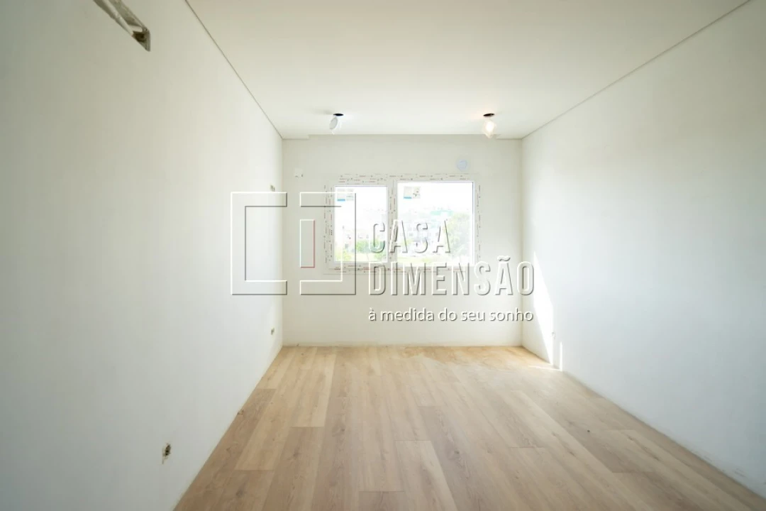 Moradia T4 para Venda em Charneca de Caparica e Sobreda Foto 36