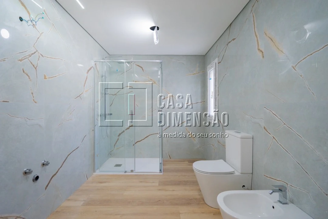 Moradia T4 para Venda em Charneca de Caparica e Sobreda Foto 37