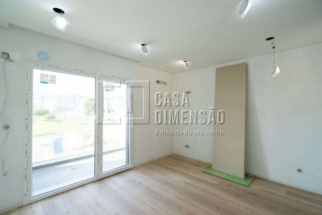 Moradia T4 para Venda em Charneca de Caparica e Sobreda Foto 41