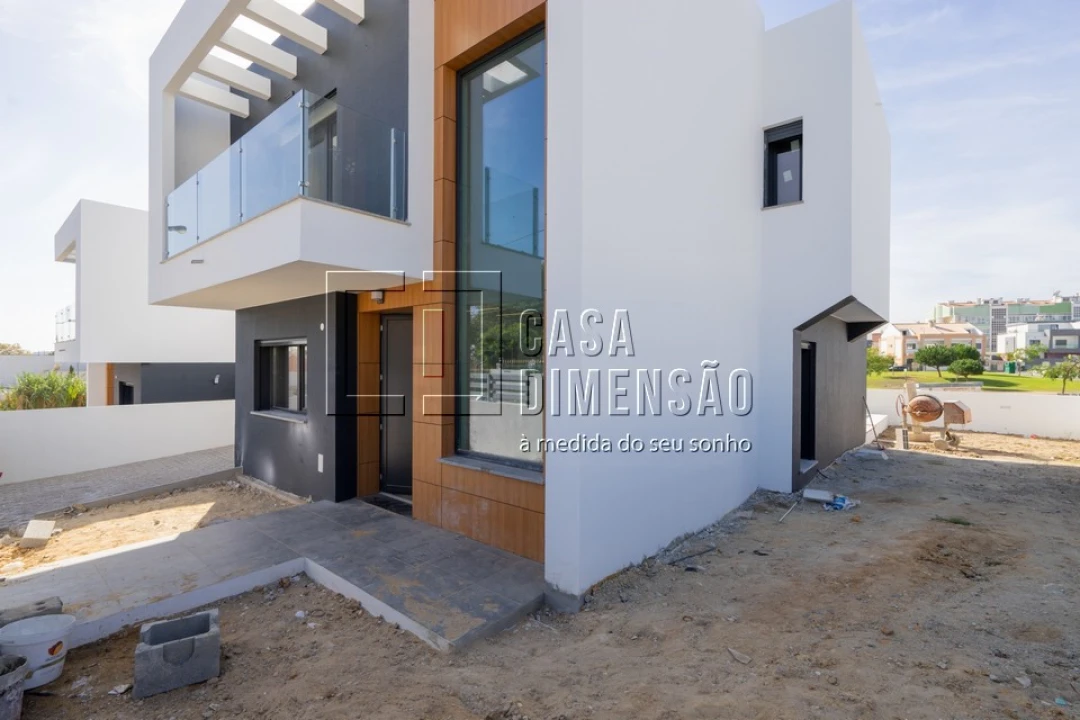 Moradia T4 para Venda em Charneca de Caparica e Sobreda Foto 56