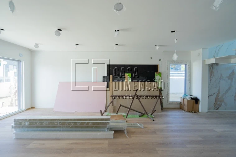 Moradia T4 para Venda em Charneca de Caparica e Sobreda Foto 12