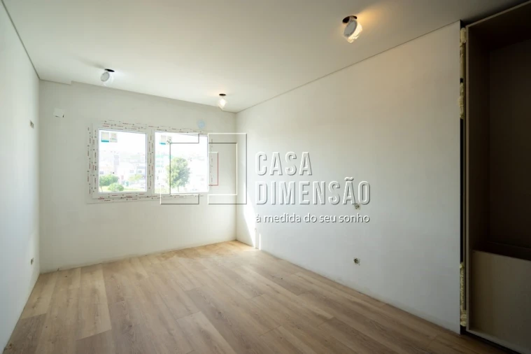 Moradia T4 para Venda em Charneca de Caparica e Sobreda Foto 35