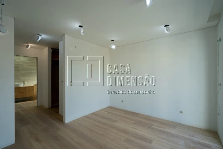 Moradia T4 para Venda em Charneca de Caparica e Sobreda Foto 43