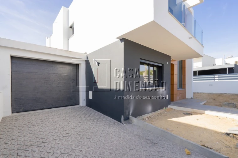 Moradia T4 para Venda em Charneca de Caparica e Sobreda Foto 59