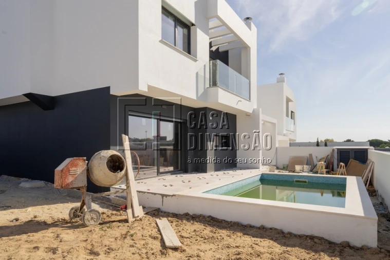 Moradia T4 para Venda em Charneca de Caparica e Sobreda Foto 61