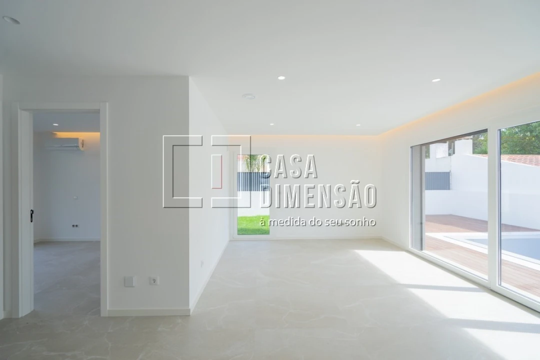 Moradia T4 para Venda em Charneca de Caparica e Sobreda Foto 7