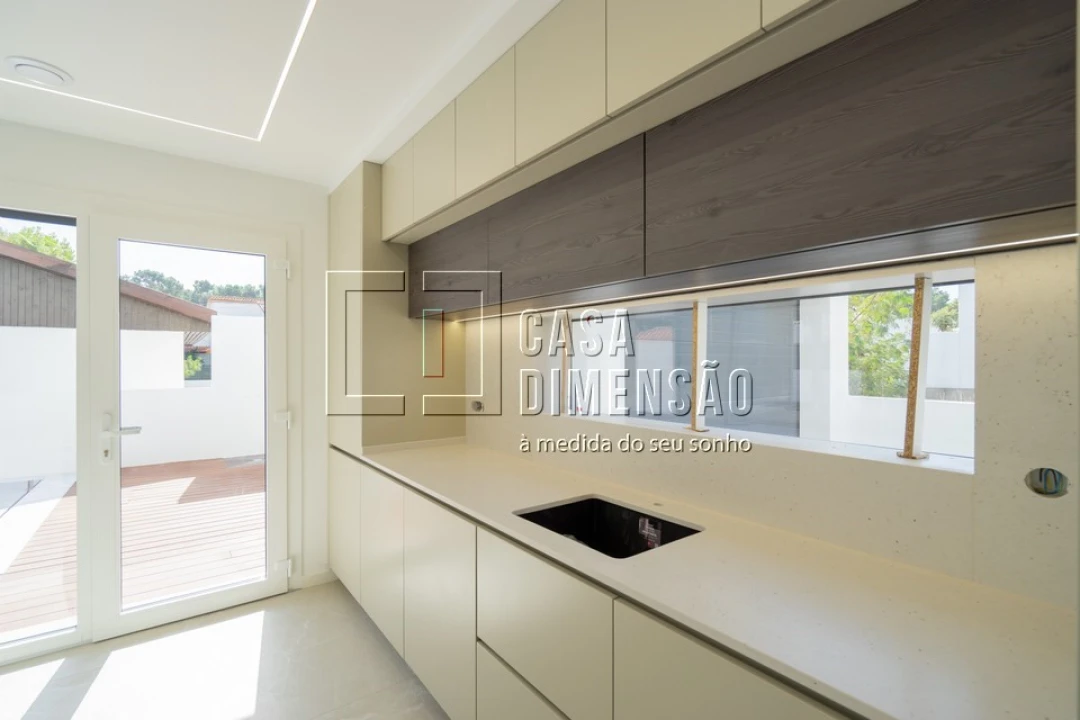 Moradia T4 para Venda em Charneca de Caparica e Sobreda Foto 22
