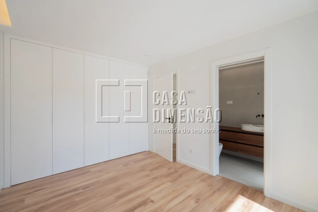 Moradia T4 para Venda em Charneca de Caparica e Sobreda Foto 52