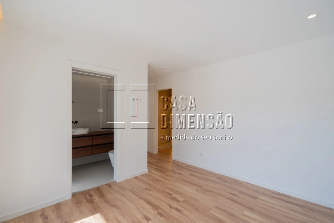 Moradia T4 para Venda em Charneca de Caparica e Sobreda Foto 62