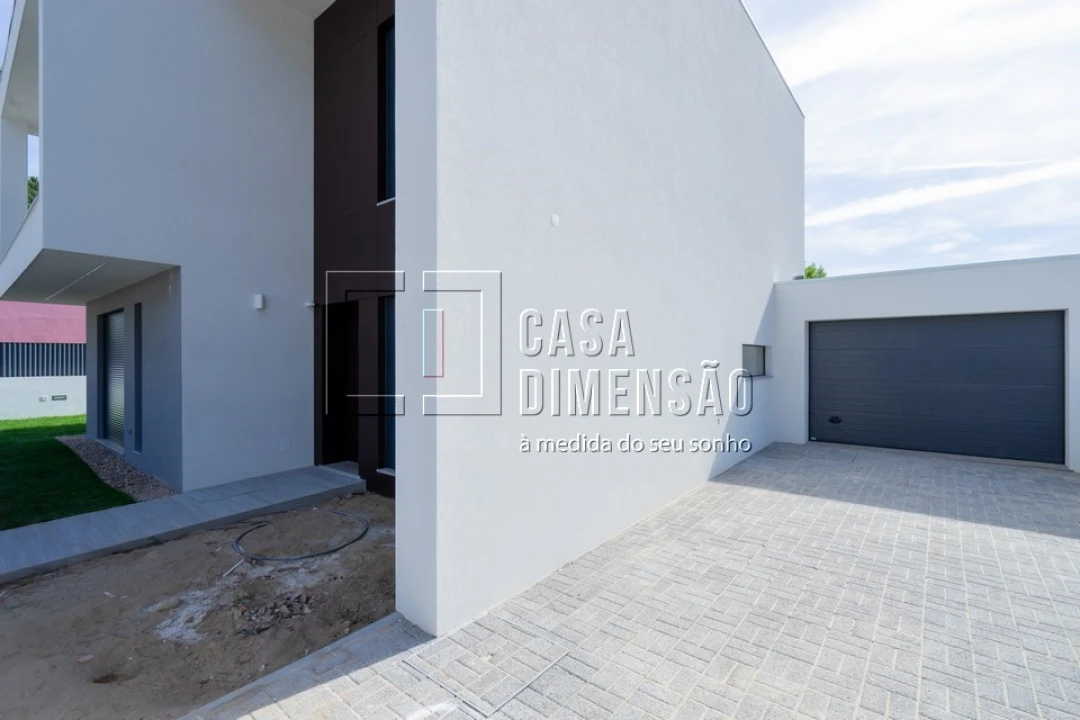 Moradia T4 para Venda em Charneca de Caparica e Sobreda Foto 93
