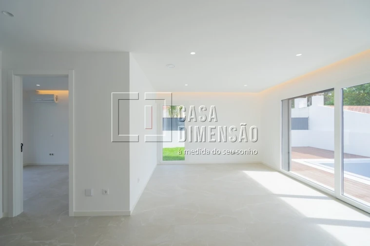 Moradia T4 para Venda em Charneca de Caparica e Sobreda Foto 7