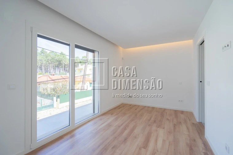Moradia T4 para Venda em Charneca de Caparica e Sobreda Foto 44