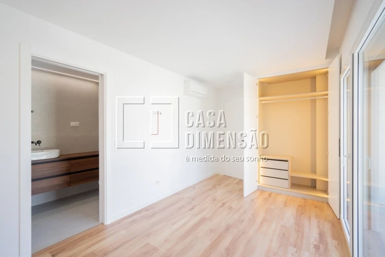 Moradia T4 para Venda em Charneca de Caparica e Sobreda Foto 46