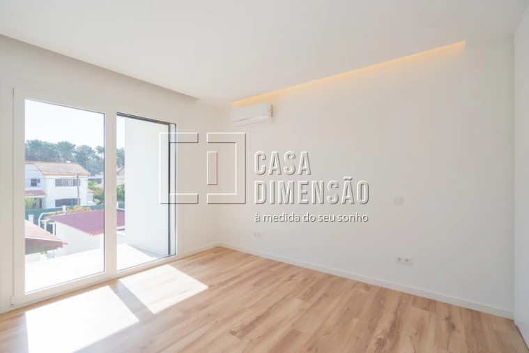 Moradia T4 para Venda em Charneca de Caparica e Sobreda Foto 50