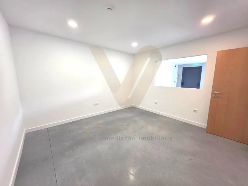 Armazém para Arrendamento em Gemieira Foto 5