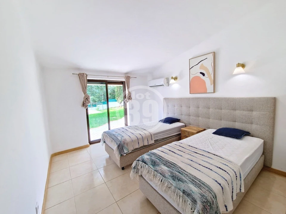 Moradia T4 para Venda em Albufeira e Olhos de Água Foto 17