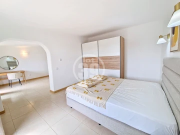 Moradia T4 para Venda em Albufeira e Olhos de Água