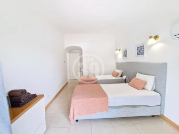Moradia T4 para Venda em Albufeira e Olhos de Água