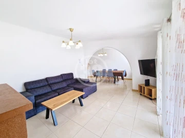 Moradia T4 para Venda em Albufeira e Olhos de Água