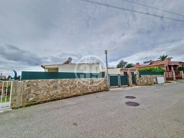 Moradia T4 para Venda em Albufeira e Olhos de Água