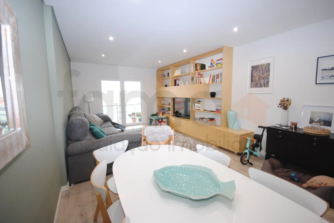 Apartamento T2 para Venda em São Domingos de Rana Foto 2