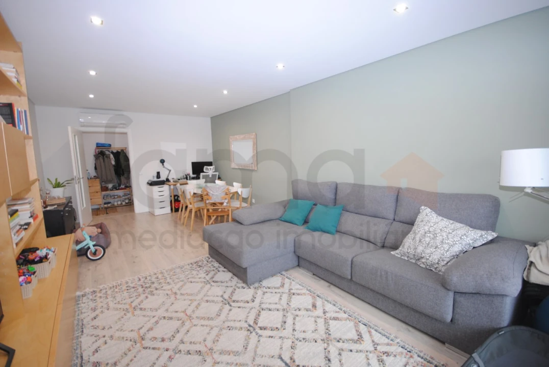 Apartamento T2 para Venda em São Domingos de Rana Foto 4