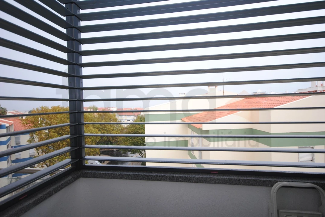 Apartamento T2 para Venda em São Domingos de Rana Foto 23