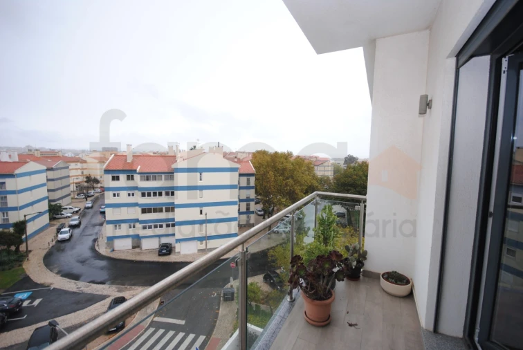 Apartamento T2 para Venda em São Domingos de Rana Foto 9