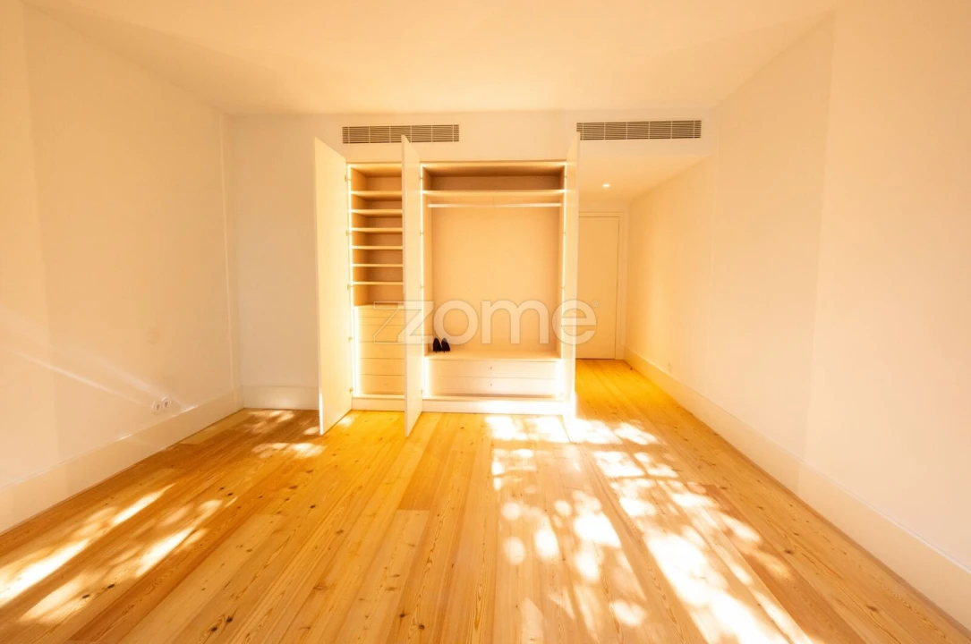 Apartamento T3 para Venda em Cedofeita, Santo Ildefonso, Sé, Miragaia, São Nicolau e Vitória Foto 24