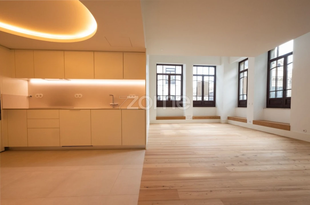 Apartamento T3 para Venda em Cedofeita, Santo Ildefonso, Sé, Miragaia, São Nicolau e Vitória Foto 5