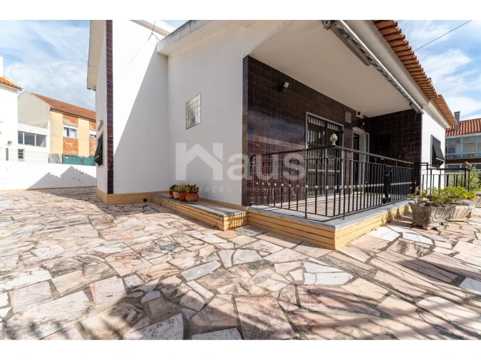 Moradia T3 para Venda em Amora Foto 26