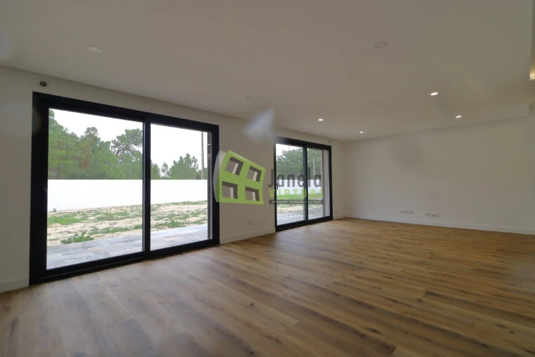 Moradia T5 para Venda em Quinta do Anjo Foto 4