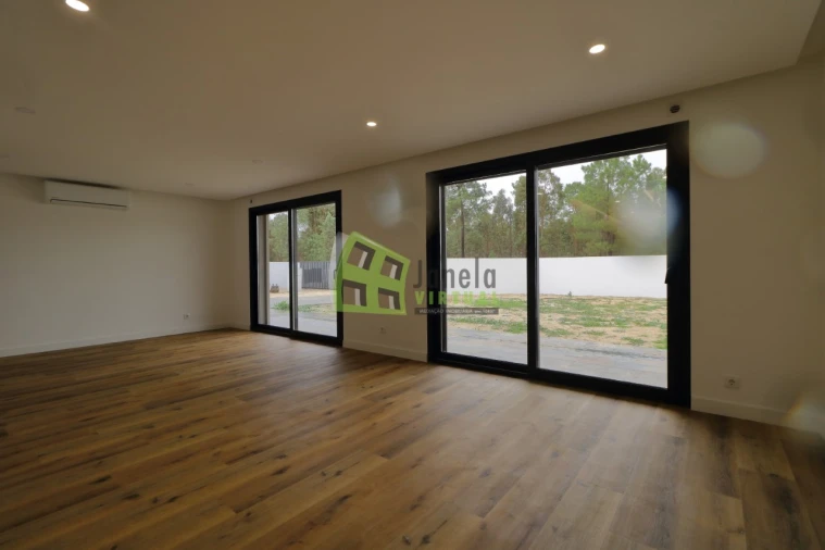 Moradia T5 para Venda em Quinta do Anjo Foto 7