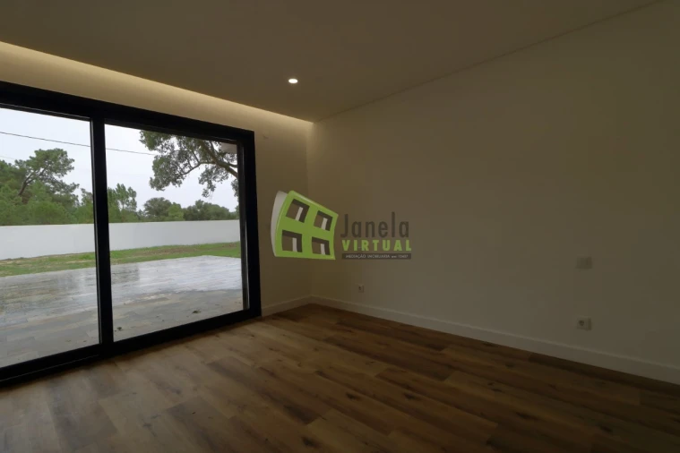 Moradia T5 para Venda em Quinta do Anjo Foto 22