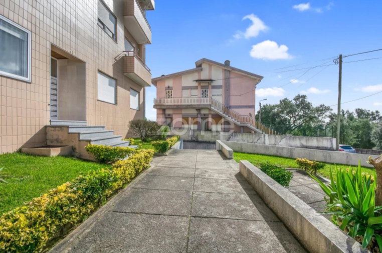 Apartamento T2 para Venda em Fânzeres e São Pedro da Cova Foto 3