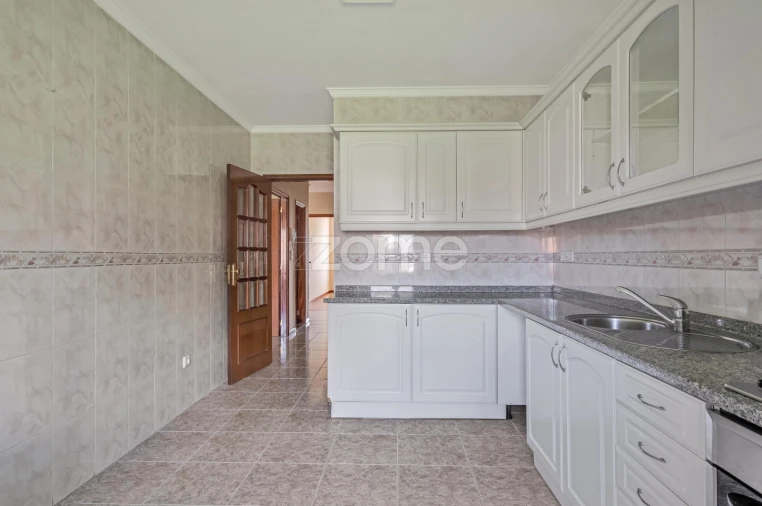 Apartamento T2 para Venda em Fânzeres e São Pedro da Cova Foto 6